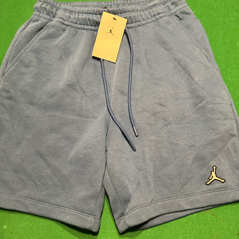 🔥 Score Big with Jordan Shorts! 🔥